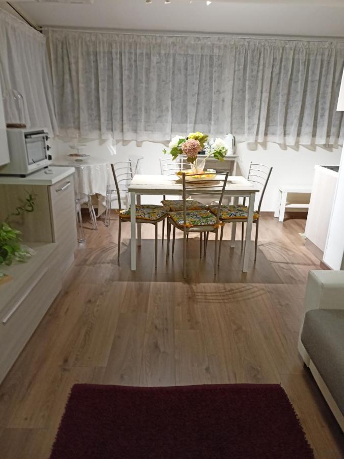 La Petite Maison アーチ・カステッロ エクステリア 写真