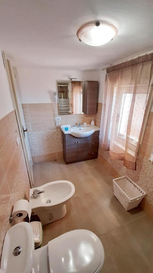 La Petite Maison アーチ・カステッロ エクステリア 写真